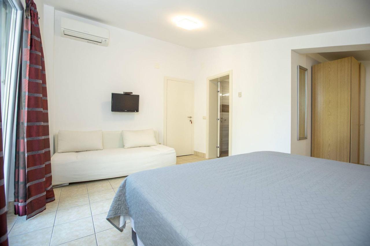Apartments Mosor Omis Exterior photo